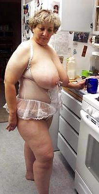 16P Just the Average Sexy Mummy