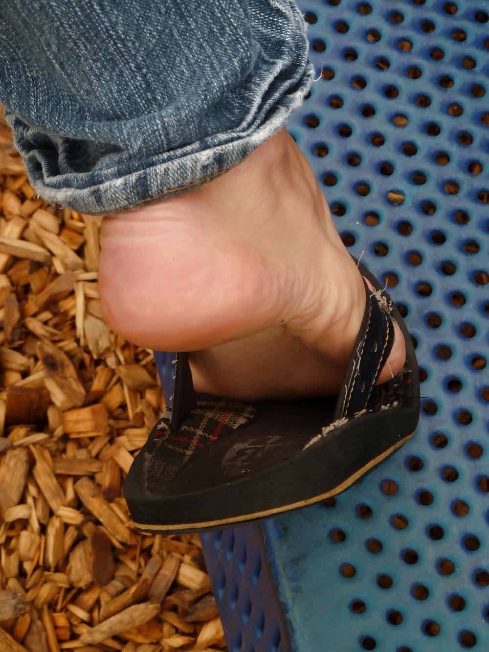 8P Slave go to smell my feet
