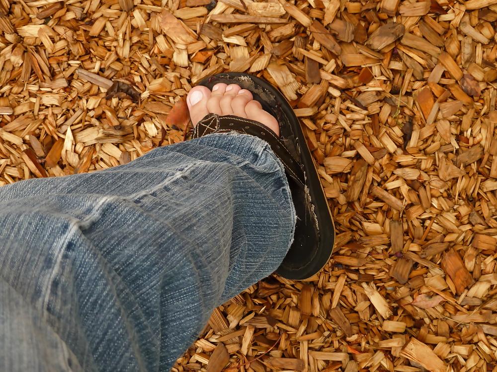 8P Slave go to smell my feet