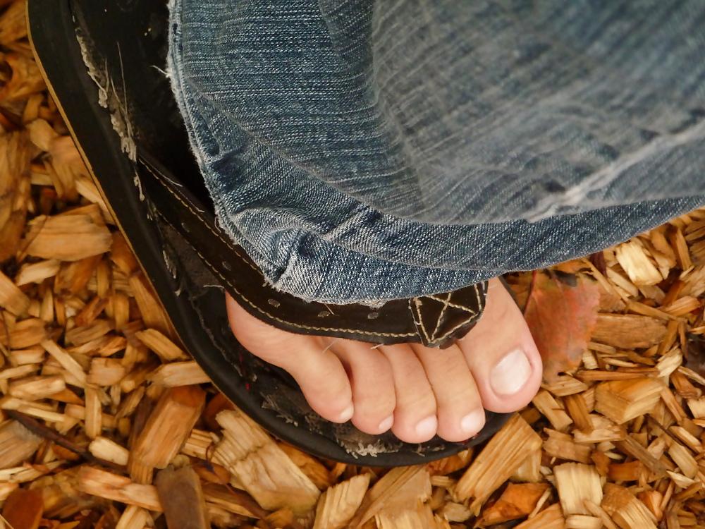 8P Slave go to smell my feet