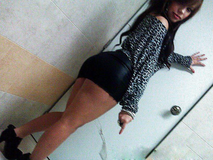25P Tight mini skirt .