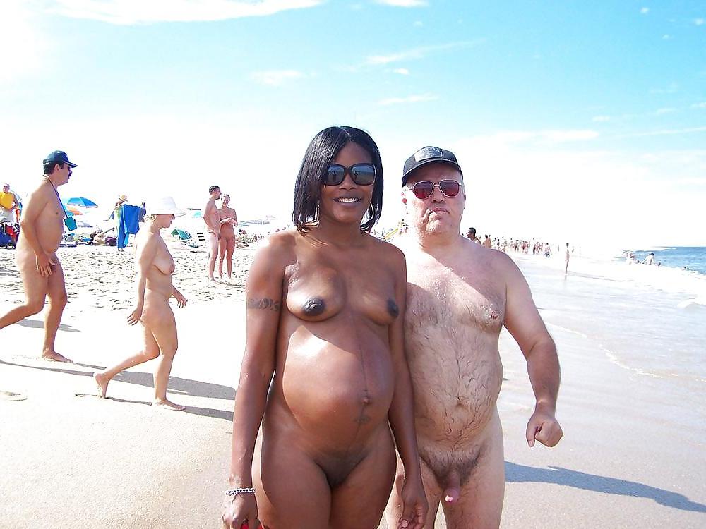 20P Naked couple 51.