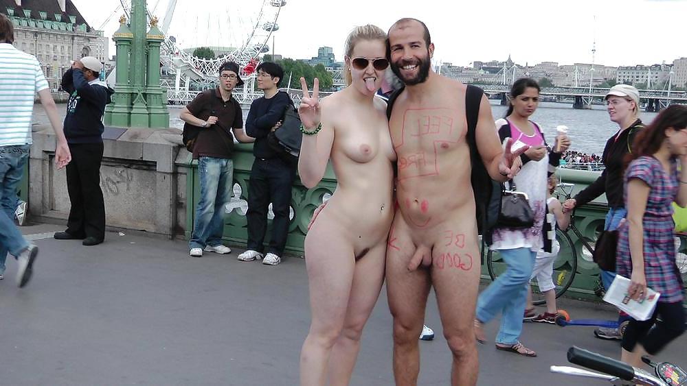 20P Naked couple 51.