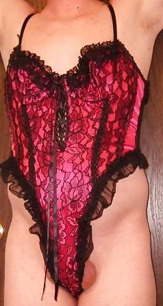 5P Sub sissy looking for doms 