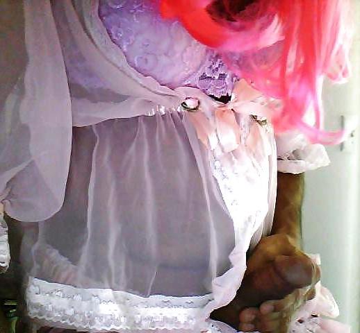 12P Sissy Adores Pink