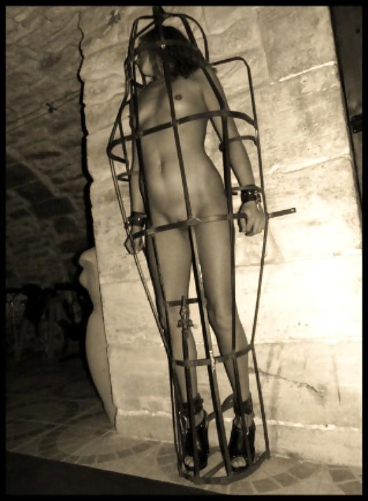15P Slave Babe