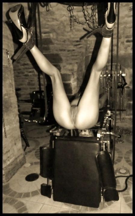 15P Slave Babe