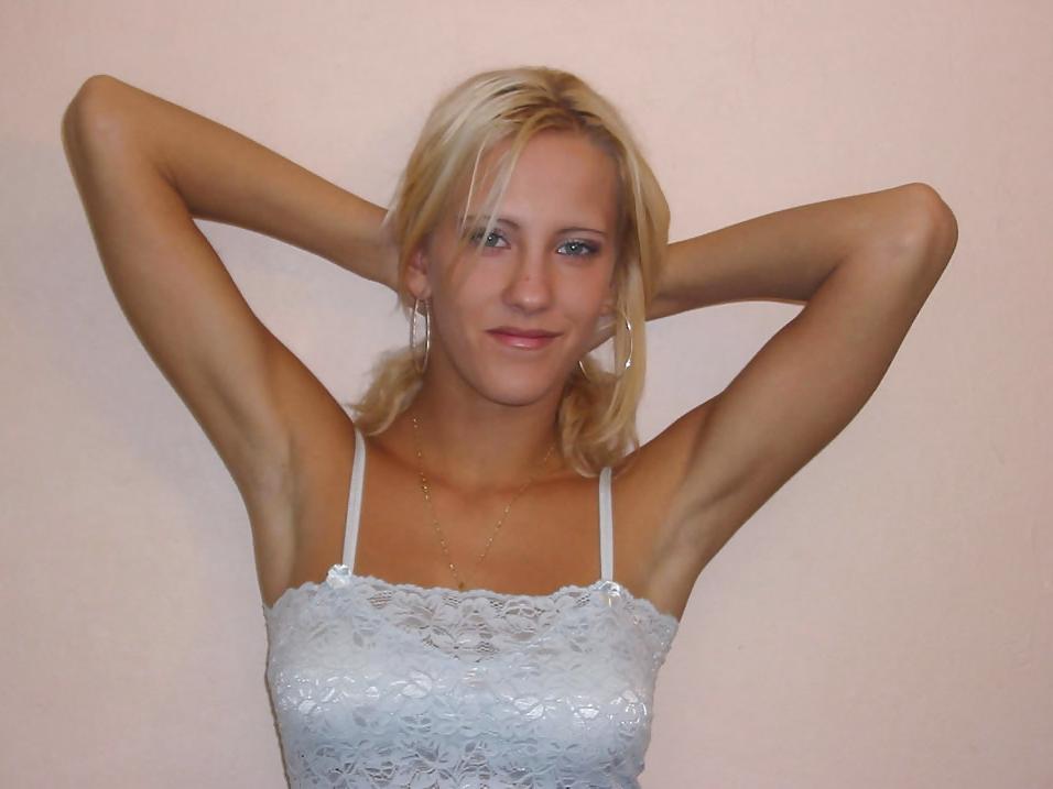 16P Photo-Shooting with skinny young girl - N. C. 