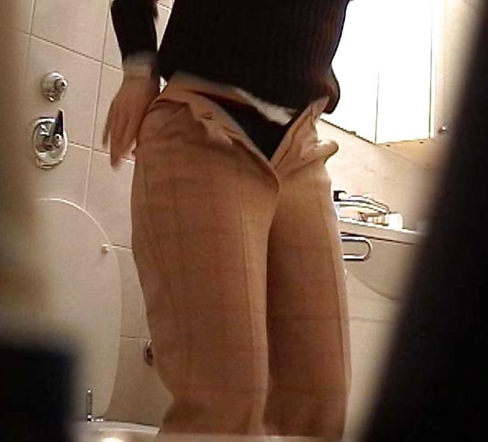 7P Spying on my sister
