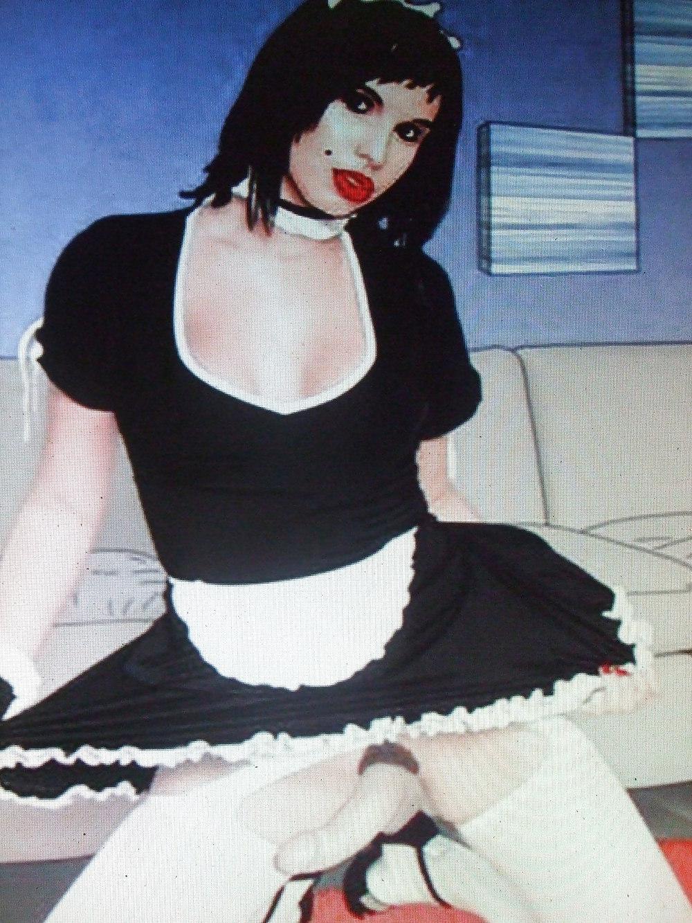 19P Sissy Maids