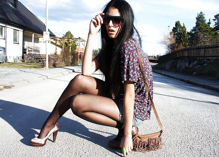 25P Skinny swedish blogger