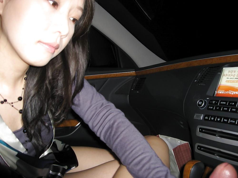 17P Friend's korean wife blowjob in car