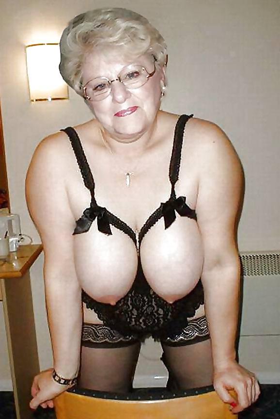 12P I Love My Mummy Best When She Wears Sexy Stockings For Me