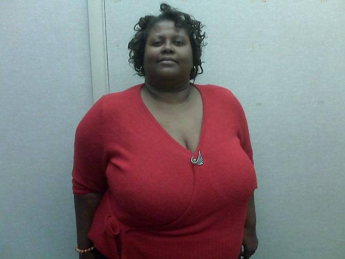 25P Huge breasts in clothes