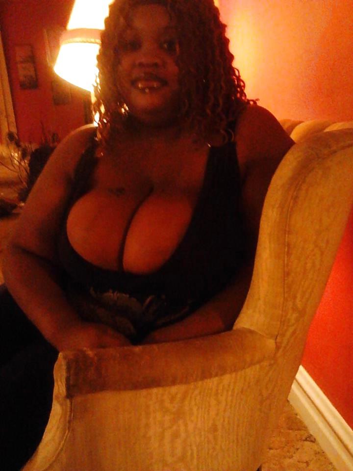 25P Huge breasts in clothes