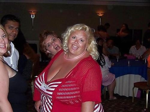 25P Huge breasts in clothes
