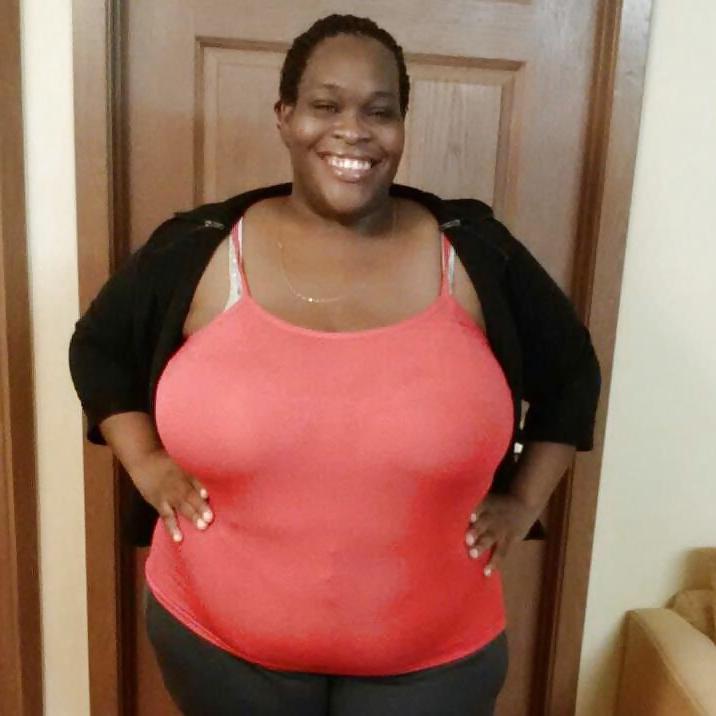 25P Huge breasts in clothes