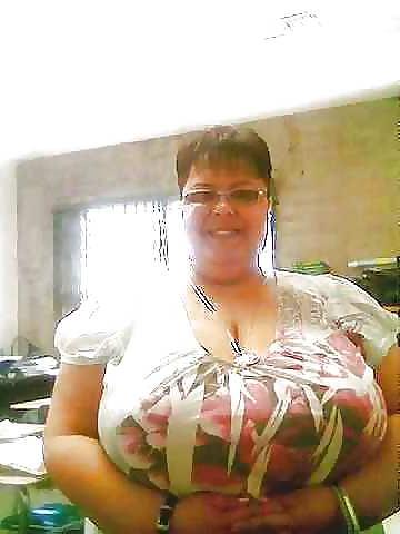 25P Huge breasts in clothes