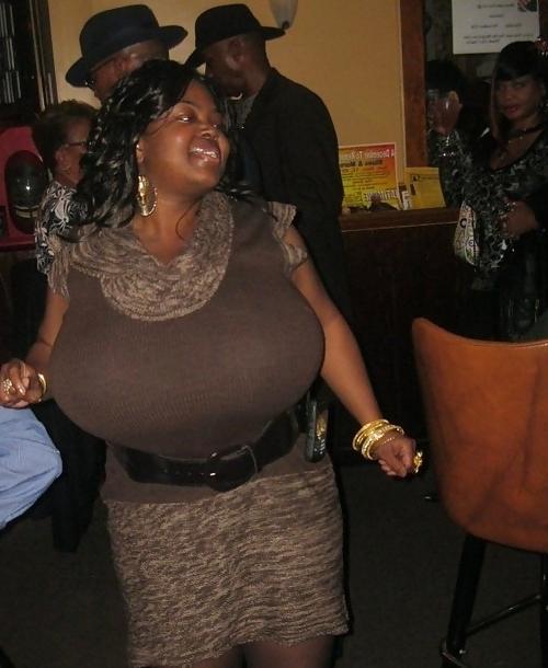 25P Huge breasts in clothes