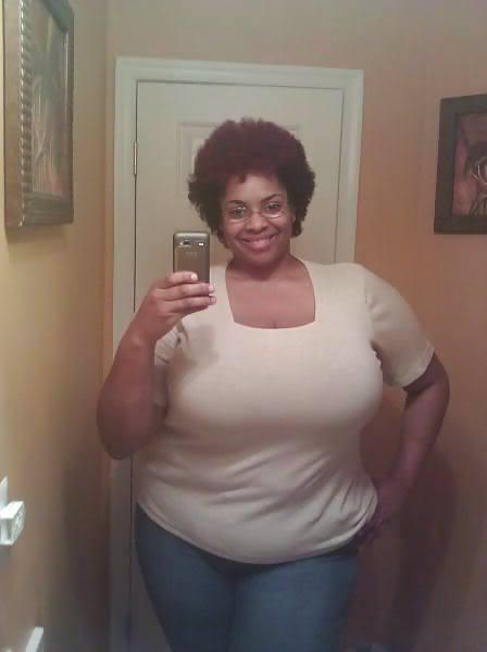 25P Huge breasts in clothes