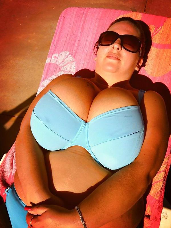 25P Huge Tits, Tight Tops 36