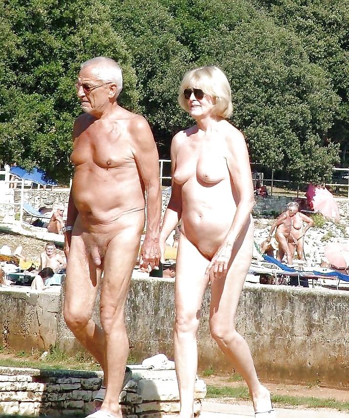 24P Naked couple 10.