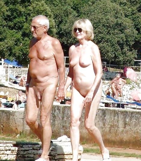 24P Naked couple 10.