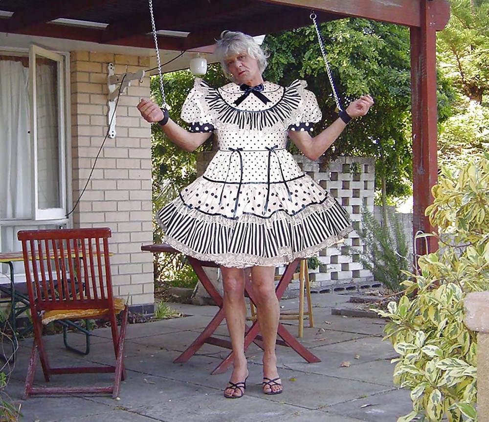 7P FEMINIZED SISSY SLAVE LAURA