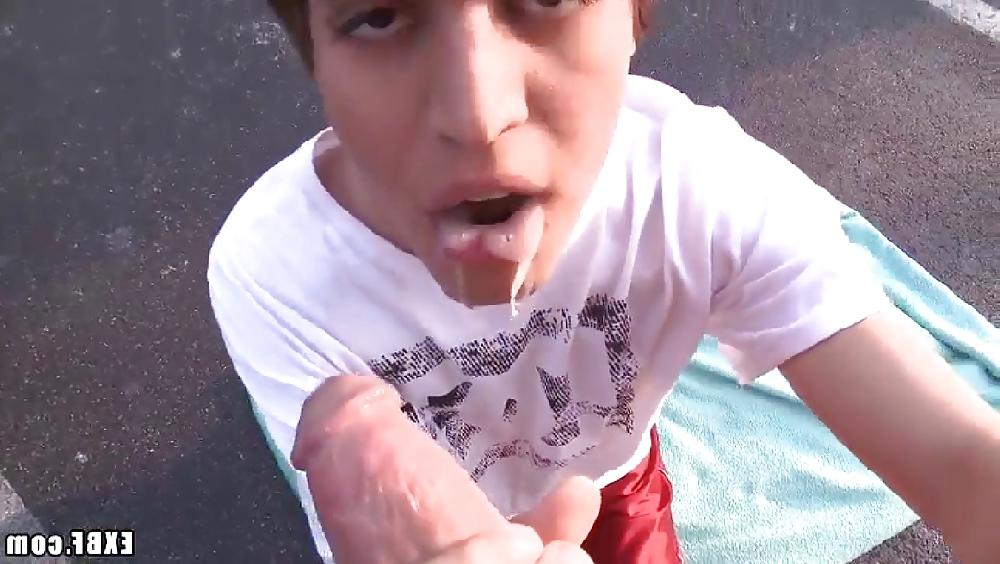 25P Young Sexy Boy Blow Friend Outdoor Blow his Big Cock