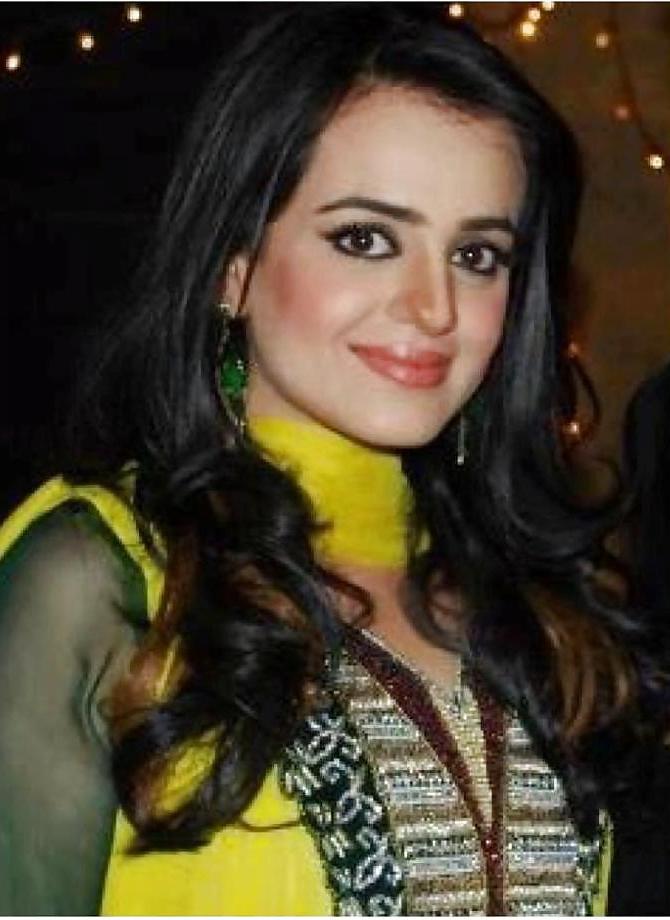 25P Huge Titted Paki girl  treat for BBCs & Titty Fuck lovers