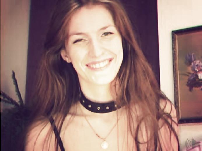 22P Super hot skinny redhead 