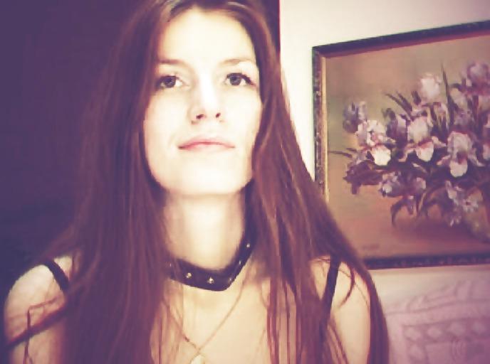 22P Super hot skinny redhead 