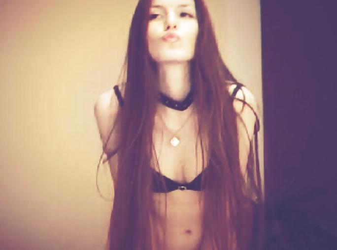 22P Super hot skinny redhead 
