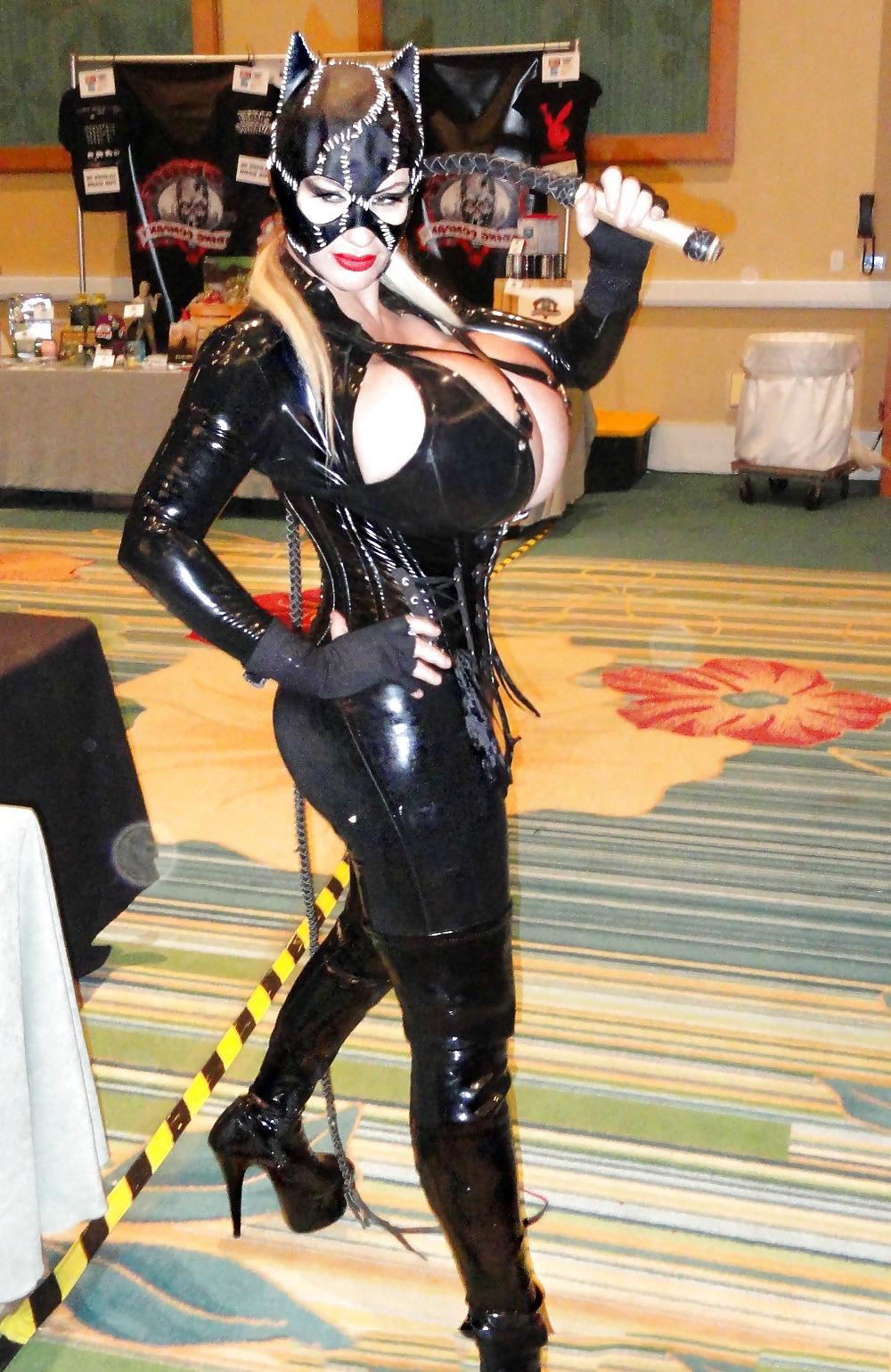 17P Huge Fake Titted Mom Loves Latex!