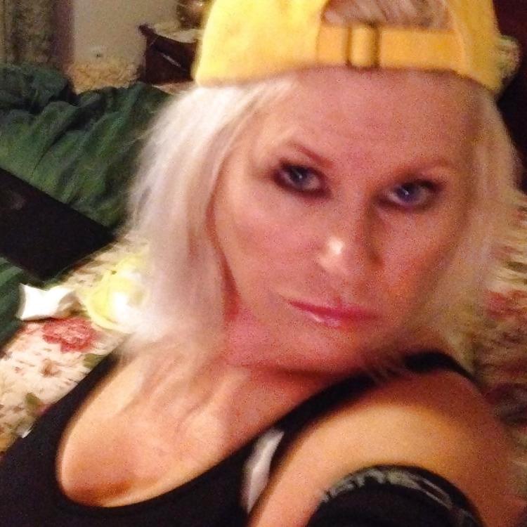 25P Busty Blond Granny huge tits