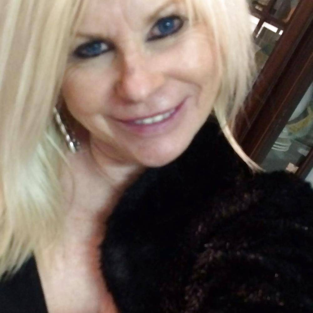 25P Busty Blond Granny huge tits