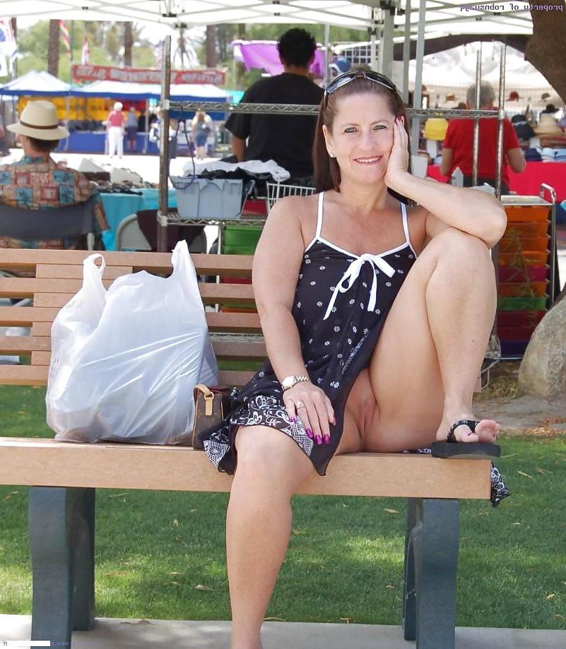25P NEVER PANTIES UNDER THE SKIRT 46