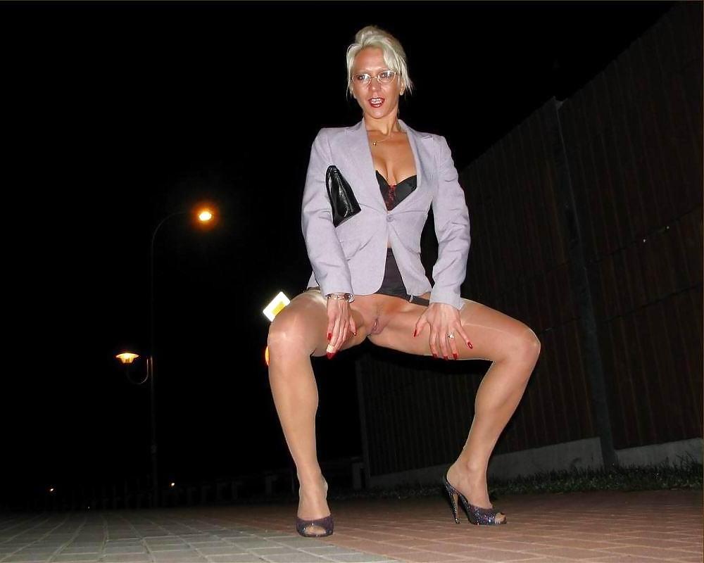 25P NEVER PANTIES UNDER THE SKIRT 37