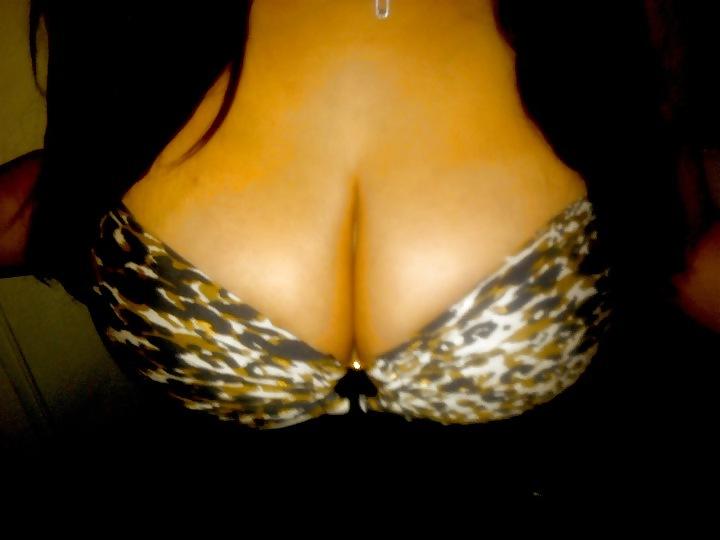 12P Cuckoldress ready to be taken by a huge cock