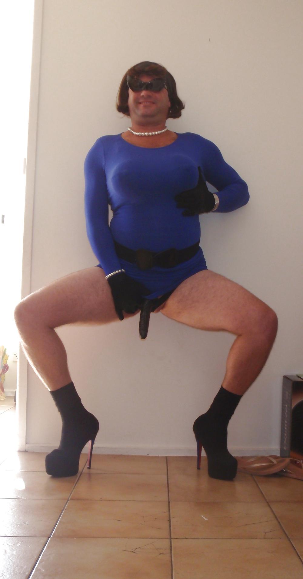 7P Foxxiroxxi with black strap-on for wifes sister