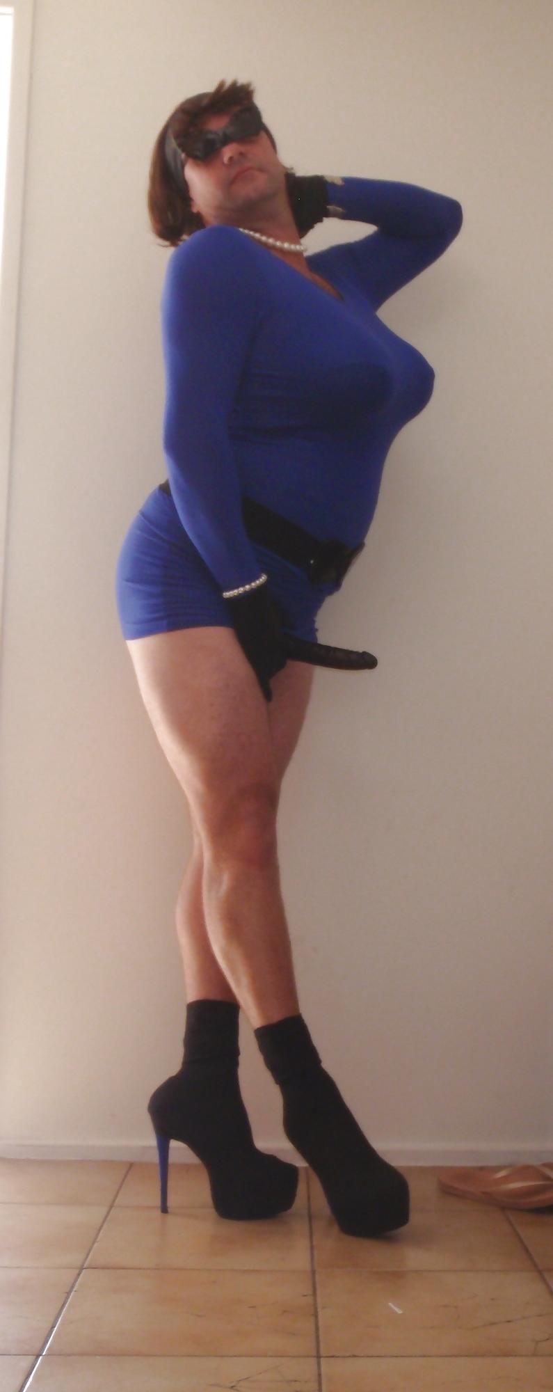 7P Foxxiroxxi with black strap-on for wifes sister