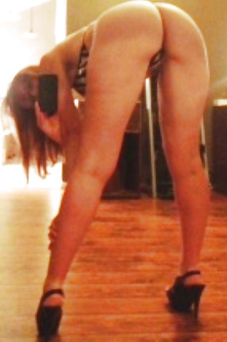 15P Slim Blonde MILF