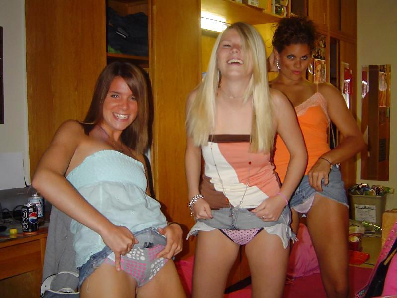 12P Under her Skirt