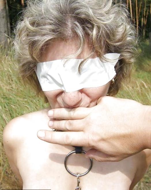 19P Mature slave loves it
