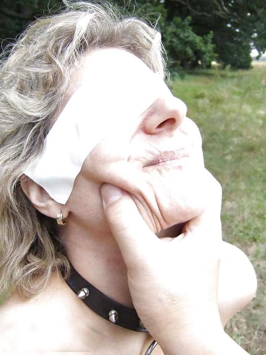 19P Mature slave loves it