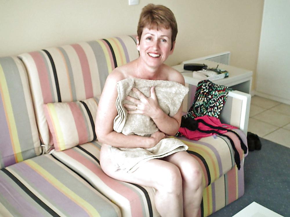 25P The Best of Exposed and Very Shy Wife Sandra