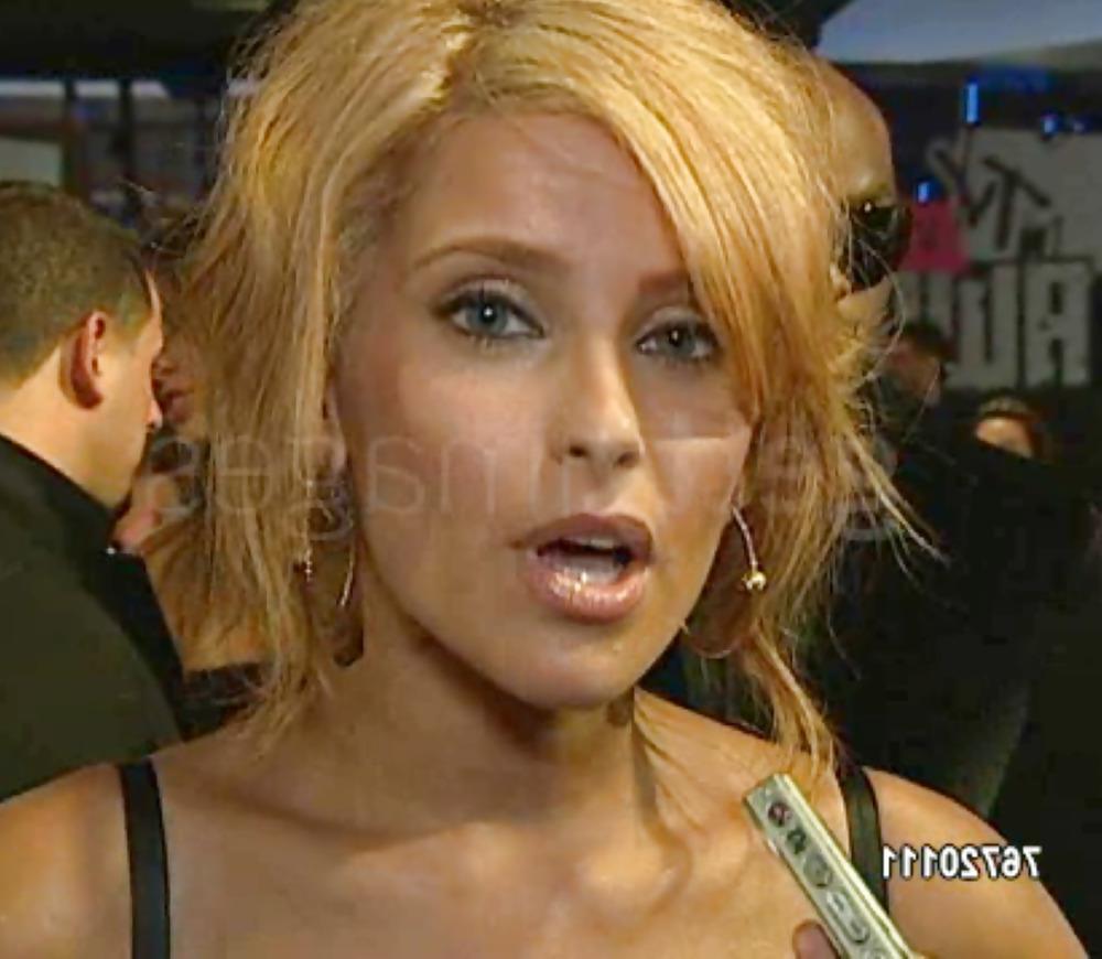 25P Best of Nelly Furtado