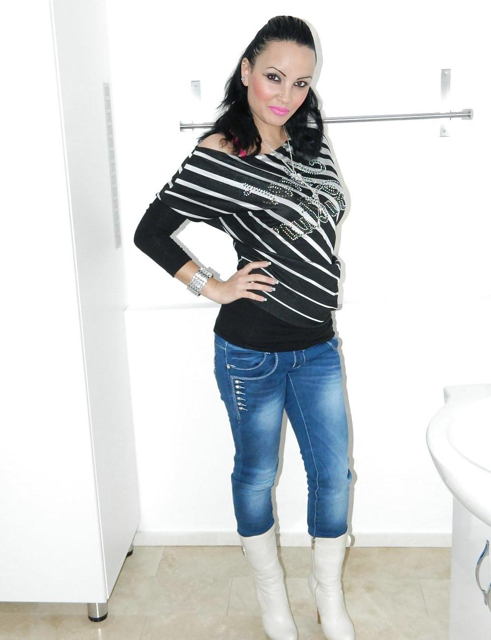 14P My hot sister