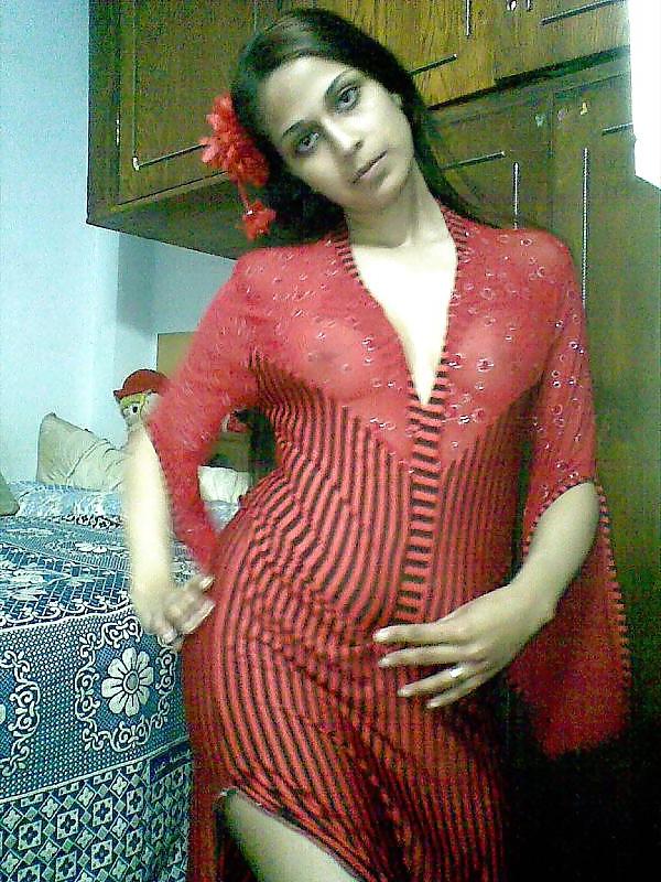 11P Arab sister