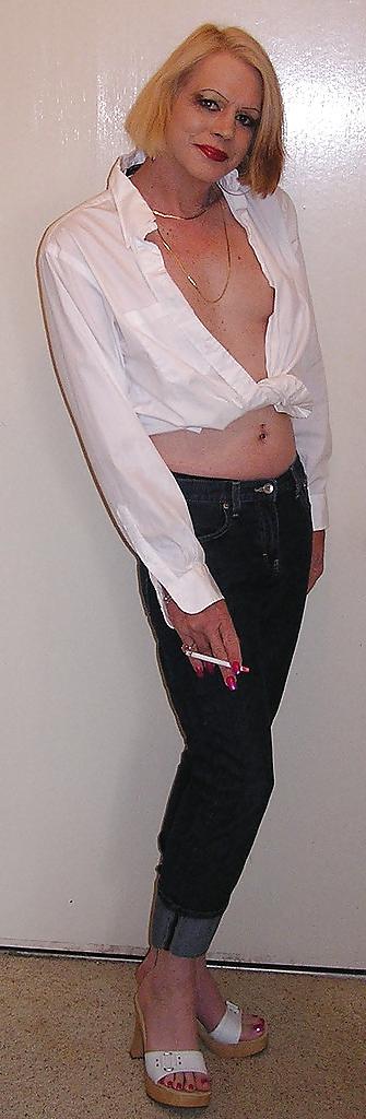 17P Sexy smoking sissy's